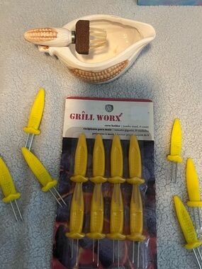 Vintage Corn on the Cobb butter dish and brush